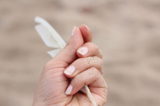 fishing-girl-how-to-protect-nails